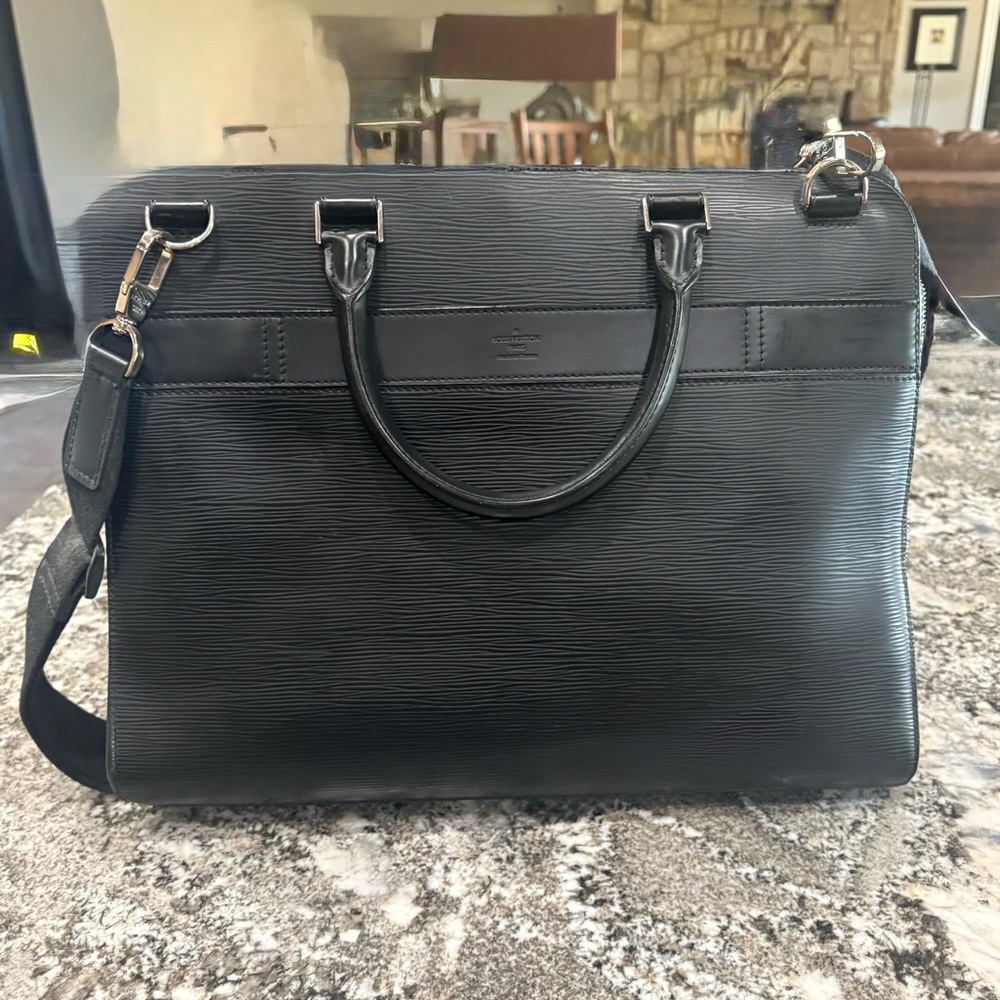 Louis Vuitton Epi Leather Briefcase/Satchel. Fast shipping.
